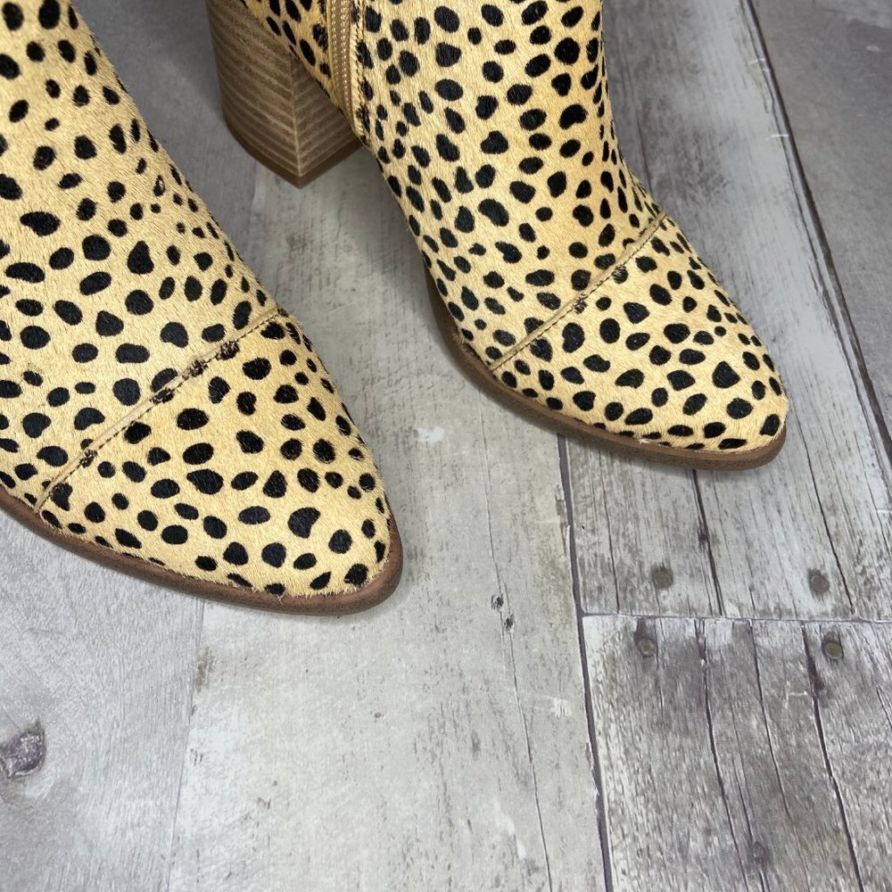 DV by Dolce Vita Tierney Cheetah Booties Size 6.5 - Picture 2 of 8